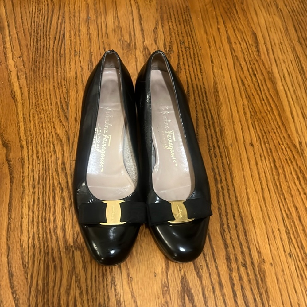 classic patent leather flats w/gold buckles
